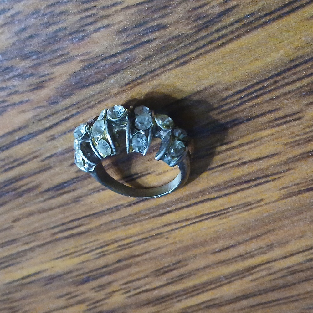 Ring - Picture 3 of 6
